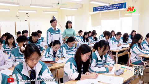 Phong tr&agrave;o thi đua y&ecirc;u nước trong Ng&agrave;nh Gi&aacute;o dục