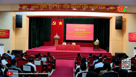 Đồng ch&iacute; Ph&oacute; Chủ tịch Quốc hội Nguyễn Thị Thanh v&agrave; đồng ch&iacute; Ph&oacute; B&iacute; thư Tỉnh uỷ, Trưởng Đo&agrave;n ĐBQH tỉnh Mai Văn Tuất tiếp x&uacute;c cử tri sau Kỳ họp thứ Nhất, Quốc hội kh&oacute;a XVI