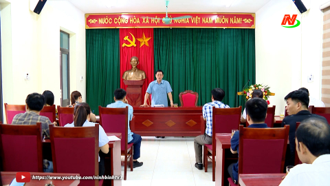 Người lao động vui mừng khi tăng lương cơ sở