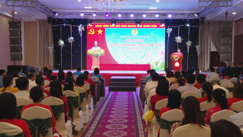 Biểu dương gia đ&igrave;nh c&ocirc;ng nh&acirc;n, vi&ecirc;n chức, lao động ti&ecirc;u biểu giai đoạn 2018 - 2022