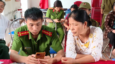 Kim Sơn t&iacute;ch cực hướng dẫn người d&acirc;n g&oacute;p &yacute; sửa đổi Hiến ph&aacute;p