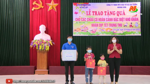 Tặng qu&agrave; Trung thu cho trẻ em c&oacute; ho&agrave;n cảnh kh&oacute; khăn