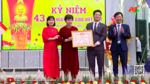 Thăm, ch&uacute;c mừng kỷ niệm 43 năm ng&agrave;y Nh&agrave; gi&aacute;o Việt Nam