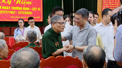 Vẹn tr&ograve;n đạo l&yacute; " Uống nước nhớ nguồn" 
