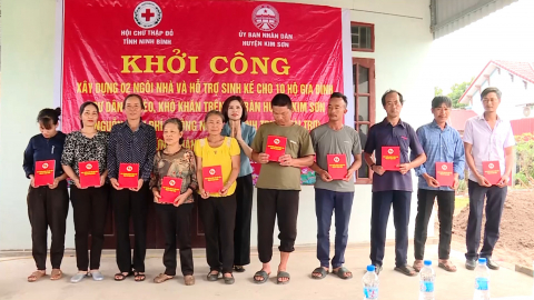 Hỗ trợ sinh kế cho ngư d&acirc;n ngh&egrave;o