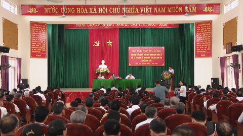 Đo&agrave;n đại biểu Quốc hội Tỉnh tiếp x&uacute;c cử tri huyện Kim Sơn.