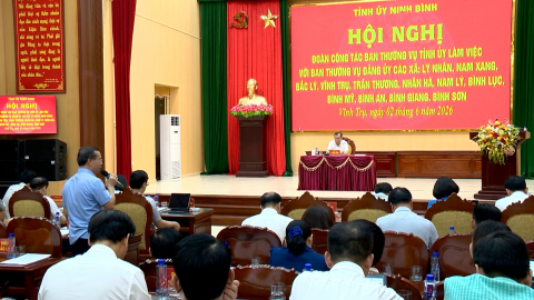 Đo&agrave;n c&ocirc;ng t&aacute;c của Ban Thường vụ Tỉnh ủy l&agrave;m việc với Ban Thường vụ Đảng ủy c&aacute;c x&atilde; nh&oacute;m 6