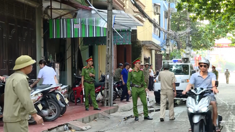 Kim Sơn giải toả vi phạm h&agrave;nh lanh ATGT