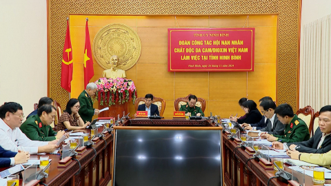Đo&agrave;n c&ocirc;ng t&aacute;c Hội Nạn nh&acirc;n chất độc da cam/Dioxin Việt Nam l&agrave;m việc tại Ninh B&igrave;nh