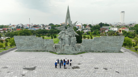 Những b&ocirc;ng hoa th&eacute;p Lam Hạ - Điều c&ograve;n m&atilde;i
