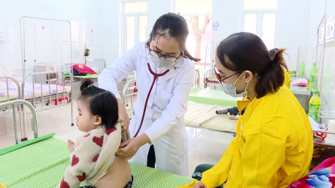N&acirc;ng cao chất lượng kh&aacute;m, chữa bệnh tại c&aacute;c cơ sở y tế tuyến huyện