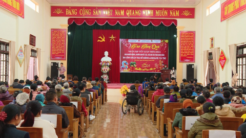 Agribank chi nh&aacute;nh tỉnh Ninh B&igrave;nh tặng qu&agrave; Tết cho hộ ngh&egrave;o