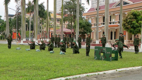 Thi đua huấn luyện giỏi, kỷ luật nghi&ecirc;m