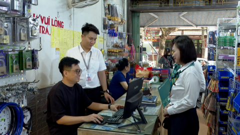 Đồng h&agrave;nh c&ugrave;ng hộ kinh doanh thực hiện ch&iacute;nh s&aacute;ch thuế