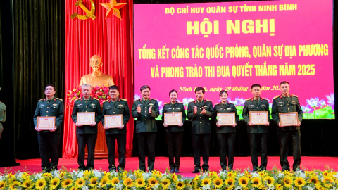 Tổng kết c&ocirc;ng t&aacute;c quốc ph&ograve;ng, qu&acirc;n sự địa phương năm 2025