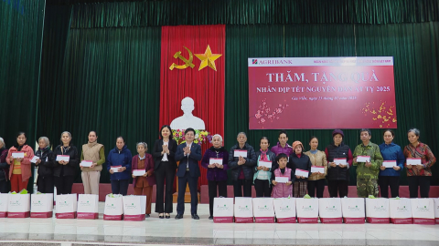 Agribank tặng qu&agrave; nh&acirc;n dịp Tết Ất Tỵ