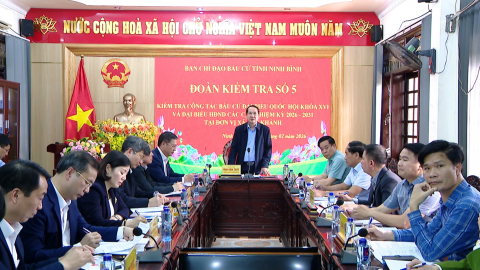 Đồng ch&iacute; Ph&oacute; B&iacute; thư Tỉnh ủy Mai Văn Tuất kiểm tra c&ocirc;ng t&aacute;c chuẩn bị bầu cử 