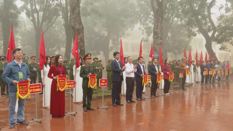 Khai mạc Hội thao Gi&aacute;o dục quốc ph&ograve;ng v&agrave; an ninh học sinh THPT
