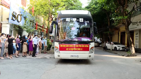 C&aacute;n bộ, y b&aacute;c sỹ Ninh B&igrave;nh " chia lửa" với Miền Nam trở về an to&agrave;n