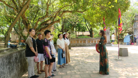 Du lịch Ninh B&igrave;nh thu h&uacute;t du kh&aacute;ch trong dịp nghỉ lễ