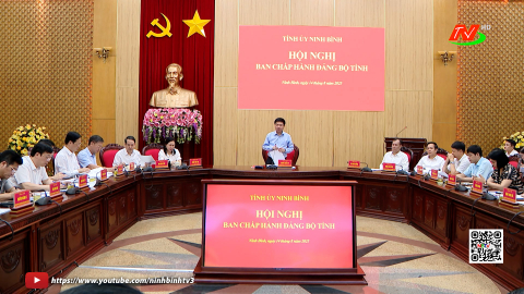 Ban Thường vụ Tỉnh uỷ, Ban Chấp h&agrave;nh Đảng bộ tỉnh thực hiện quy tr&igrave;nh về c&ocirc;ng t&aacute;c c&aacute;n bộ.