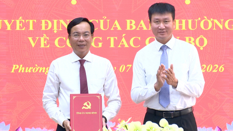 C&ocirc;ng bố Quyết định của Ban Thường vụ Tỉnh ủy về c&ocirc;ng t&aacute;c c&aacute;n bộ 