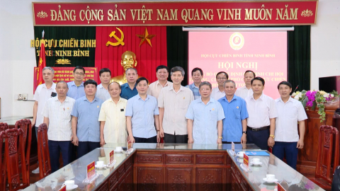 C&ocirc;ng bố quyết định về c&ocirc;ng t&aacute;c c&aacute;n bộ tại chi hội CCB ủy ban MTTQ Việt Nam tỉnh