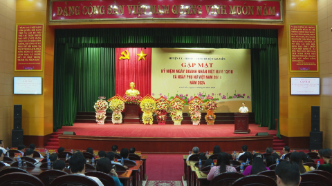 Gia Viễn gặp mặt kỷ niệm ng&agrave;y Doanh nh&acirc;n Việt Nam v&agrave; ng&agrave;y Phụ nữ Việt nam