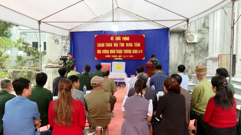 Kh&aacute;nh th&agrave;nh v&agrave; b&agrave;n giao nh&agrave; t&igrave;nh nghĩa cho cựu chiến binh