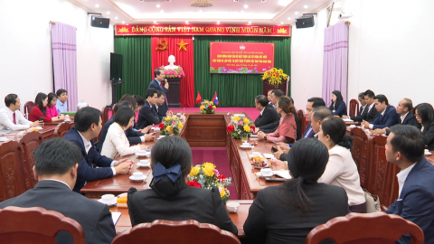 Đo&agrave;n c&aacute;n bộ Trung ương Mặt trận L&agrave;o x&acirc;y dựng đất nước thăm v&agrave; l&agrave;m việc tại Ninh B&igrave;nh