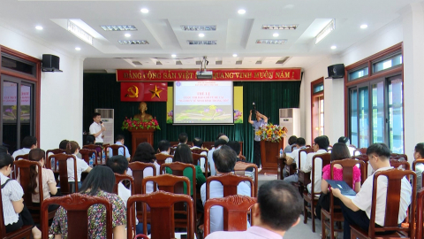 Ph&aacute;t động Cuộc thi b&aacute;o ch&iacute; với đề t&agrave;i "Ng&agrave;nh Y tế Ninh B&igrave;nh trong t&ocirc;i"