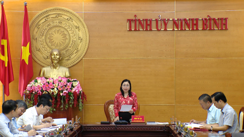 Đồng ch&iacute; Ph&oacute; B&iacute; thư Thường trực Tỉnh ủy l&agrave;m việc với cơ quan tham mưu, gi&uacute;p việc Tỉnh ủy