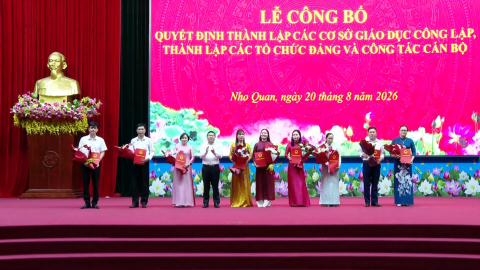 X&atilde; Nho Quan c&ocirc;ng bố quyết định sắp xếp lại c&aacute;c cơ sở gi&aacute;o dục