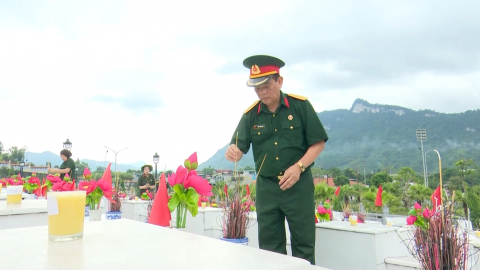 Người l&iacute;nh tiếp nối h&agrave;nh tr&igrave;nh tri &acirc;n