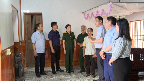  Ấm &aacute;p t&igrave;nh đồng đội