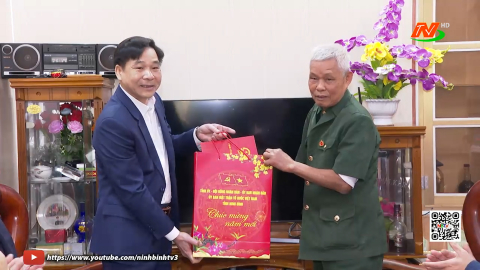 Thăm, tặng qu&agrave; Tết Nguy&ecirc;n đ&aacute;n B&iacute;nh Ngọ