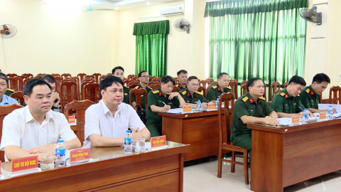 Triển khai quyết định gi&aacute;m s&aacute;t c&ocirc;ng t&aacute;c l&atilde;nh đạo, chỉ đạo thực hiện nhiệm vụ quốc ph&ograve;ng, qu&acirc;n sự địa phương