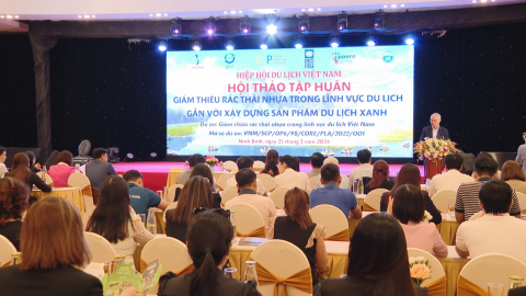Giảm thiểu r&aacute;c thải nhựa gắn với x&acirc;y dựng sản phẩm du lịch xanh