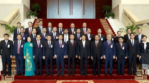 Đồng ch&iacute; Chủ tịch UBND tỉnh tham gia Đo&agrave;n đại biểu cấp cao Việt Nam thăm L&agrave;o