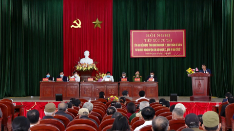 Đại biểu HĐND tỉnh tiếp x&uacute;c cử tri tại x&atilde; Định H&oacute;a huyện Kim Sơn