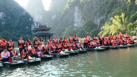 Chủ tịch Quốc hội H&agrave;n Quốc thăm quan khu du lịch sinh th&aacute;i Tr&agrave;ng An