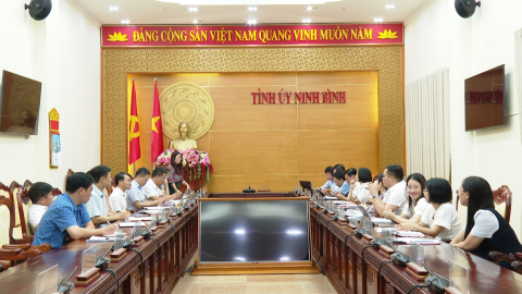 Thường trực Tỉnh ủy dự sinh hoạt Chi bộ ph&ograve;ng Tổng hợp