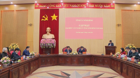Ki&ecirc;n định, nhất qu&aacute;n mục ti&ecirc;u " Đ&ocirc; thị di sản thi&ecirc;n ni&ecirc;n kỷ "