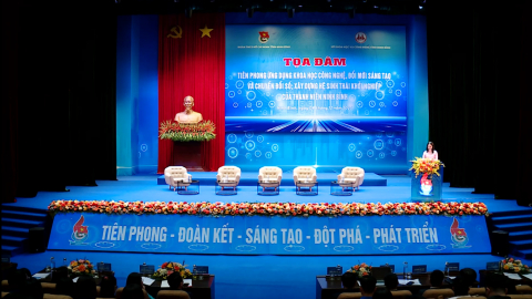 Tọa đ&agrave;m về đổi mới s&aacute;ng tạo v&agrave; chuyển đổi số
