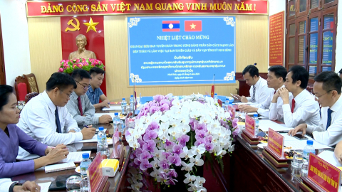 Ban Tuy&ecirc;n huấn Trung ương Đảng Nh&acirc;n d&acirc;n C&aacute;ch mạng L&agrave;o thăm v&agrave; l&agrave;m việc tại Ninh B&igrave;nh
