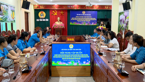 Tập huấn nghiệp vụ c&ocirc;ng t&aacute;c nữ c&ocirc;ng v&agrave; bảo vệ nền tảng tư tưởng của Đảng