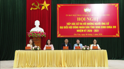 Tiếp x&uacute;c giữa cử tri với người ứng cử đại biểu HĐND tỉnh Ninh B&igrave;nh kh&oacute;a XVI tại x&atilde; Gia V&acirc;n