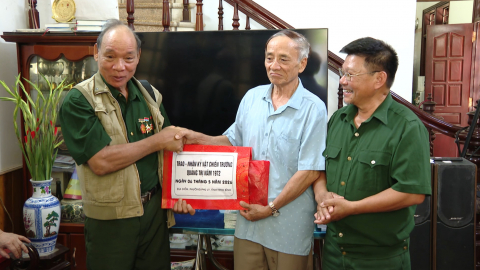 Kỷ vật chiến tranh v&agrave; nghĩa t&igrave;nh đồng đội
