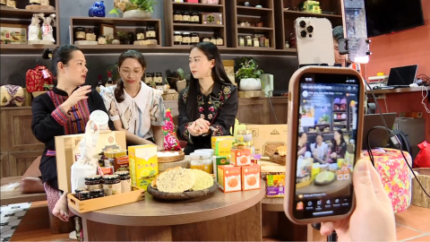 Ti&ecirc;n phong, đổi mới s&aacute;ng tạo, th&uacute;c đẩy kinh tế số