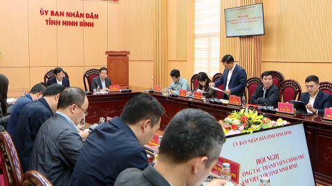 Đo&agrave;n C&ocirc;ng t&aacute;c th&agrave;nh vi&ecirc;n Ch&iacute;nh phủ l&agrave;m việc tại tỉnh Ninh B&igrave;nh